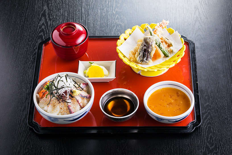 ぶっかけ海鮮丼